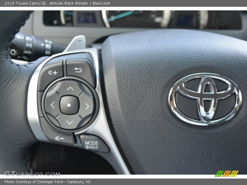 Attitude Black Metallic / Black/Ash 2014 Toyota Camry SE