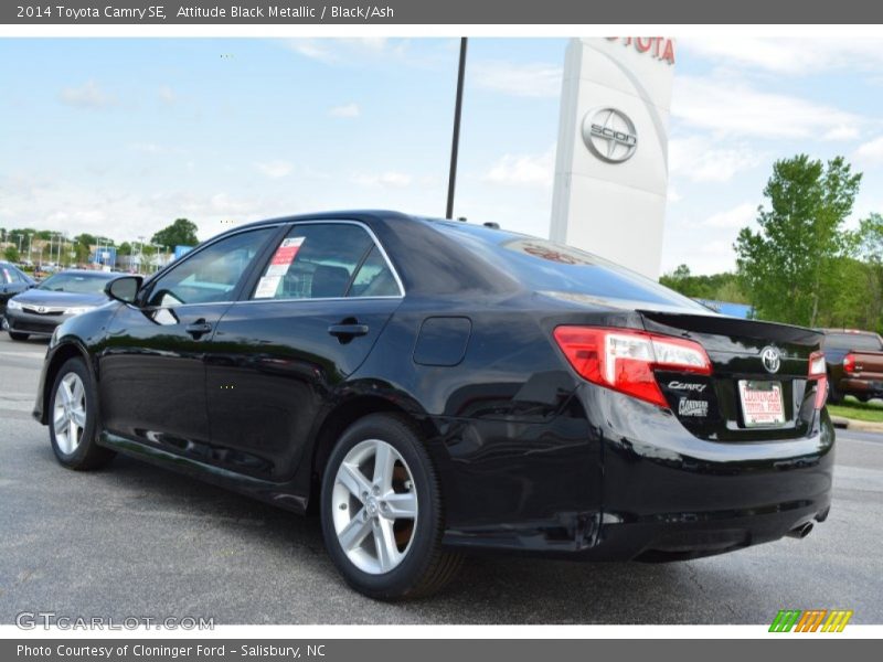 Attitude Black Metallic / Black/Ash 2014 Toyota Camry SE