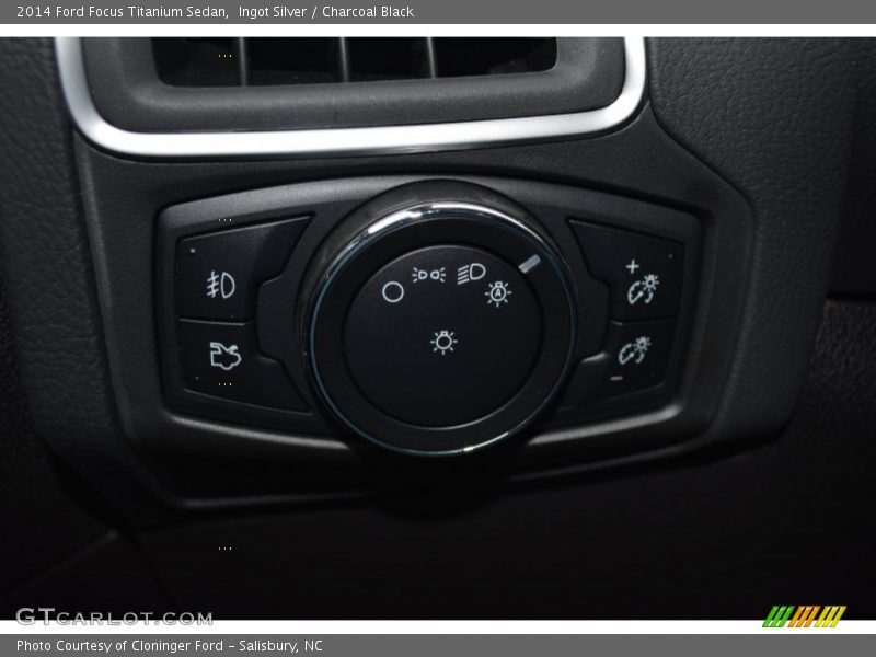 Ingot Silver / Charcoal Black 2014 Ford Focus Titanium Sedan