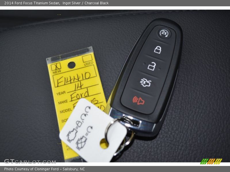 Ingot Silver / Charcoal Black 2014 Ford Focus Titanium Sedan
