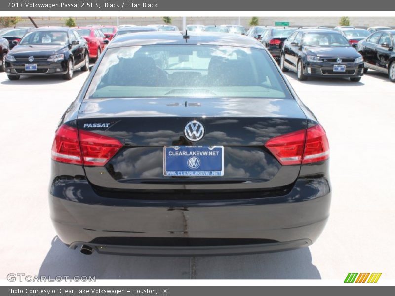 Black / Titan Black 2013 Volkswagen Passat 2.5L S