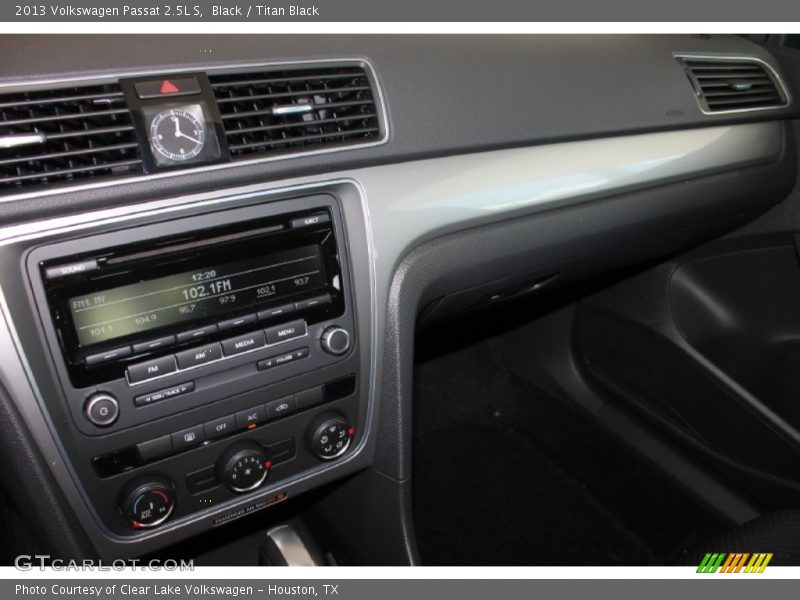 Black / Titan Black 2013 Volkswagen Passat 2.5L S