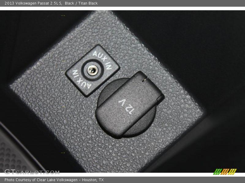 Black / Titan Black 2013 Volkswagen Passat 2.5L S