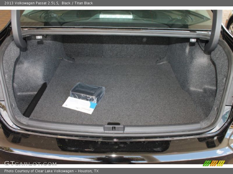 Black / Titan Black 2013 Volkswagen Passat 2.5L S