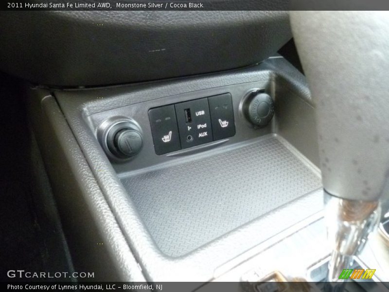 Moonstone Silver / Cocoa Black 2011 Hyundai Santa Fe Limited AWD