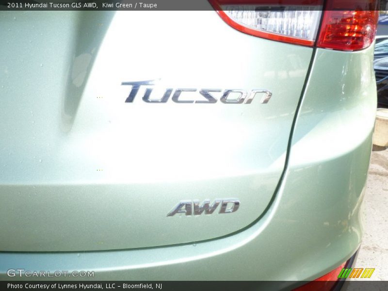 Kiwi Green / Taupe 2011 Hyundai Tucson GLS AWD
