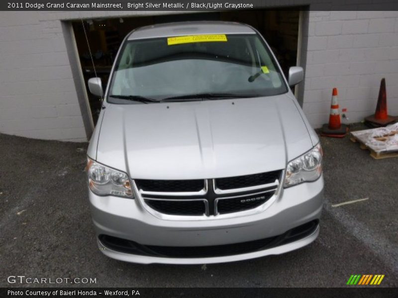 Bright Silver Metallic / Black/Light Graystone 2011 Dodge Grand Caravan Mainstreet