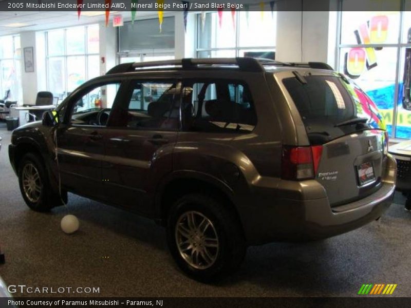 Mineral Beige Pearl / Sand Blast Beige 2005 Mitsubishi Endeavor Limited AWD