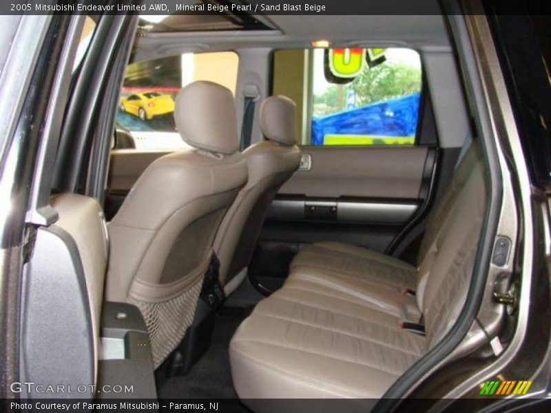 Mineral Beige Pearl / Sand Blast Beige 2005 Mitsubishi Endeavor Limited AWD