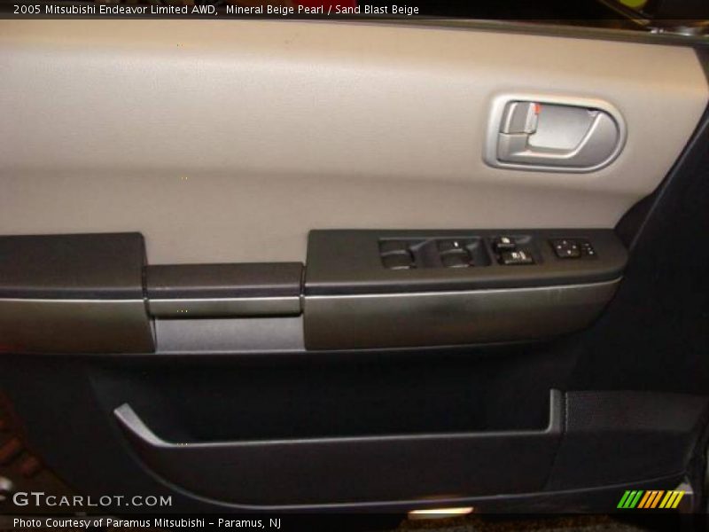 Mineral Beige Pearl / Sand Blast Beige 2005 Mitsubishi Endeavor Limited AWD