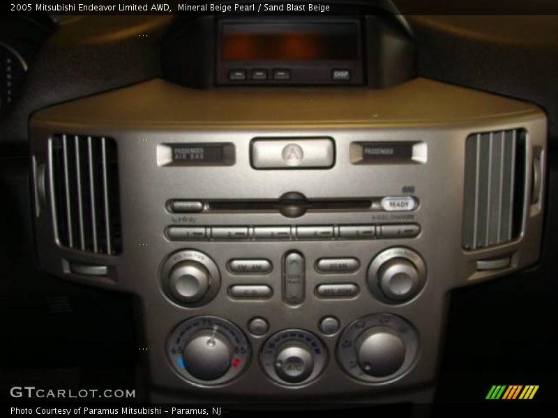 Mineral Beige Pearl / Sand Blast Beige 2005 Mitsubishi Endeavor Limited AWD