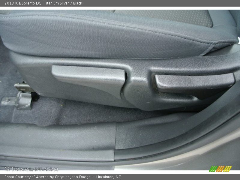 Titanium Silver / Black 2013 Kia Sorento LX