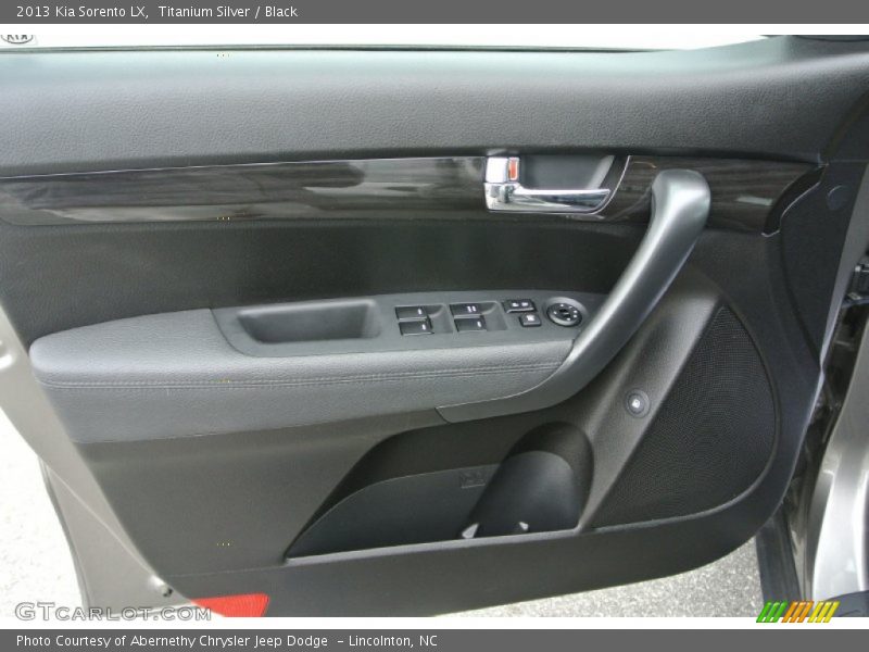 Titanium Silver / Black 2013 Kia Sorento LX