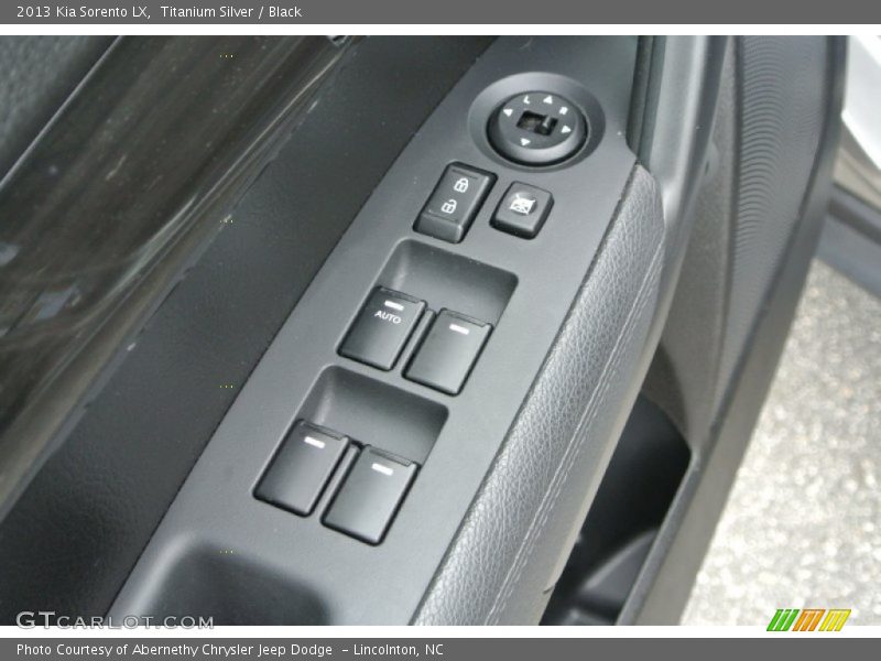 Titanium Silver / Black 2013 Kia Sorento LX