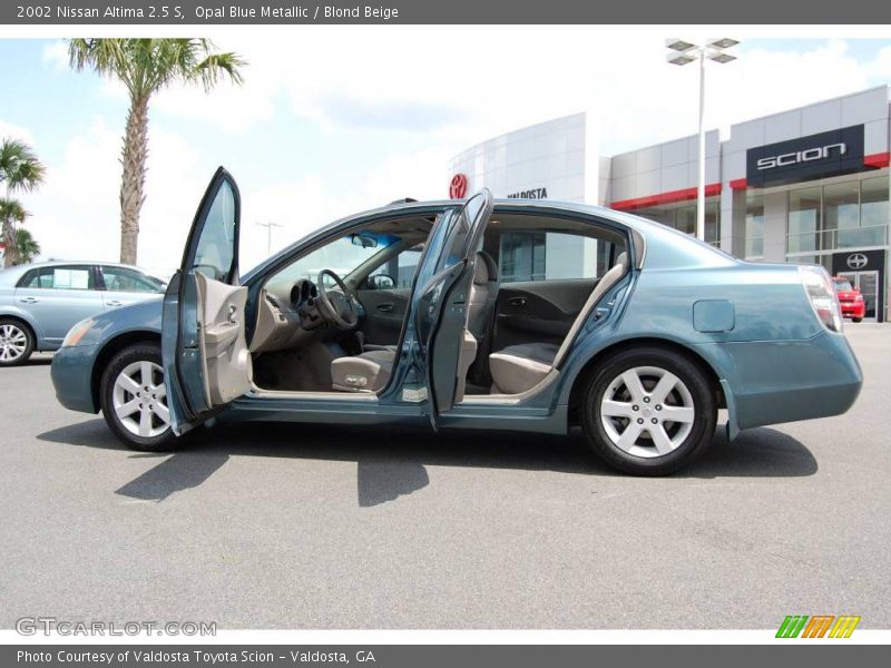Opal Blue Metallic / Blond Beige 2002 Nissan Altima 2.5 S