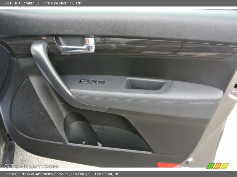 Titanium Silver / Black 2013 Kia Sorento LX