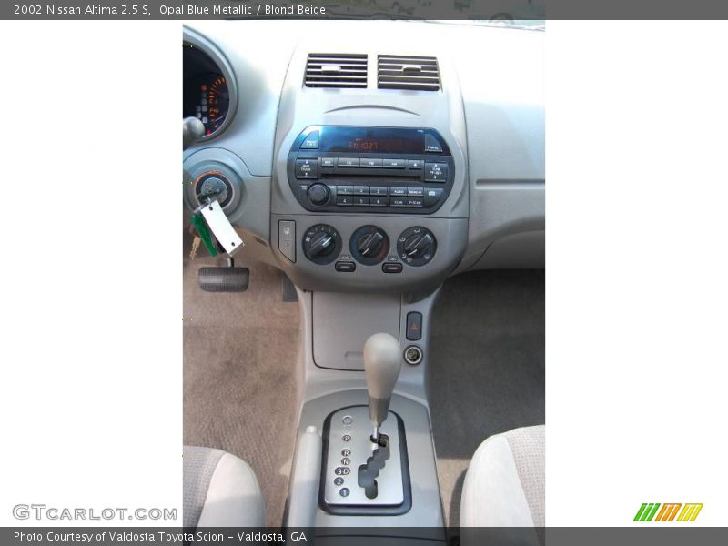 Opal Blue Metallic / Blond Beige 2002 Nissan Altima 2.5 S