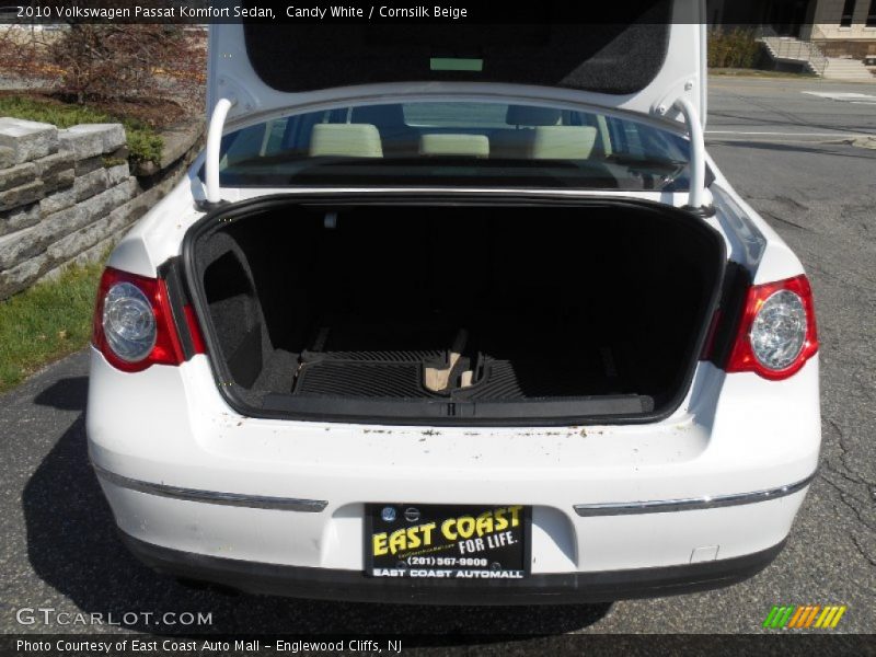 Candy White / Cornsilk Beige 2010 Volkswagen Passat Komfort Sedan
