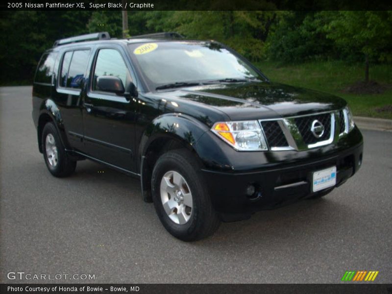Super Black / Graphite 2005 Nissan Pathfinder XE