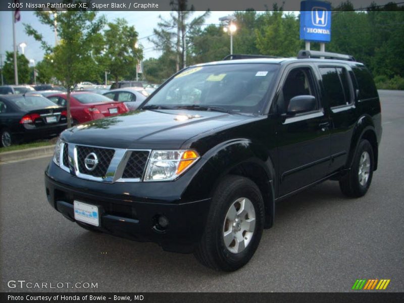 Super Black / Graphite 2005 Nissan Pathfinder XE