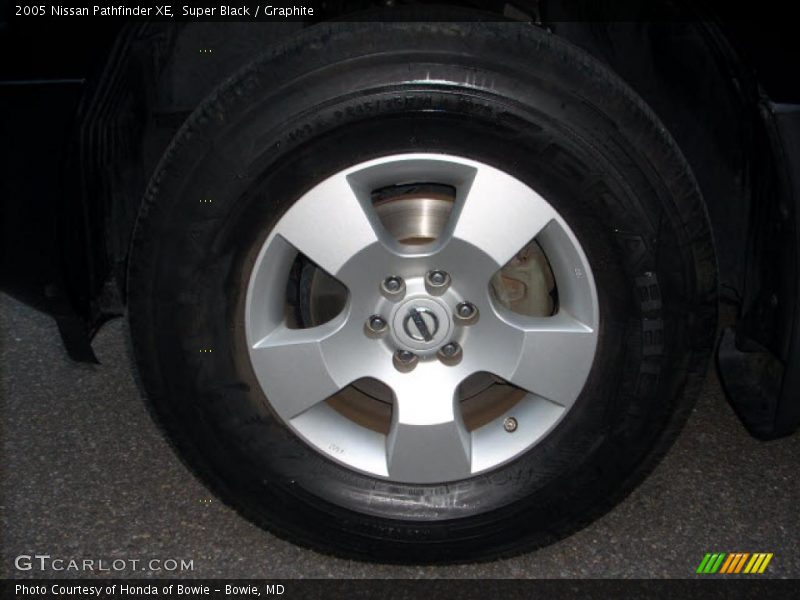 Super Black / Graphite 2005 Nissan Pathfinder XE