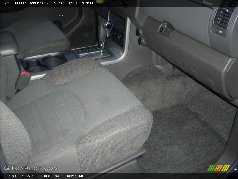 Super Black / Graphite 2005 Nissan Pathfinder XE