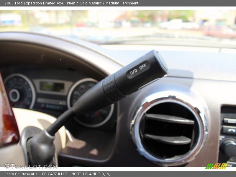 Pueblo Gold Metallic / Medium Parchment 2005 Ford Expedition Limited 4x4