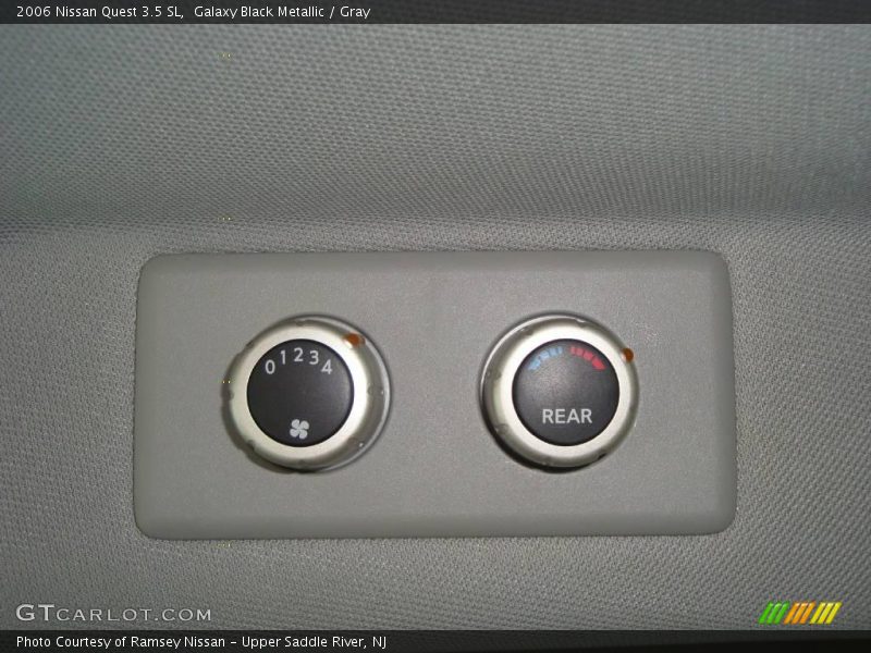 Galaxy Black Metallic / Gray 2006 Nissan Quest 3.5 SL