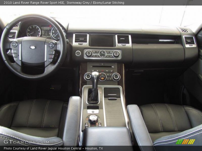 Dashboard of 2010 Range Rover Sport HSE