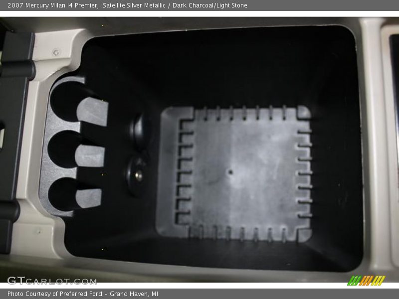 Satellite Silver Metallic / Dark Charcoal/Light Stone 2007 Mercury Milan I4 Premier