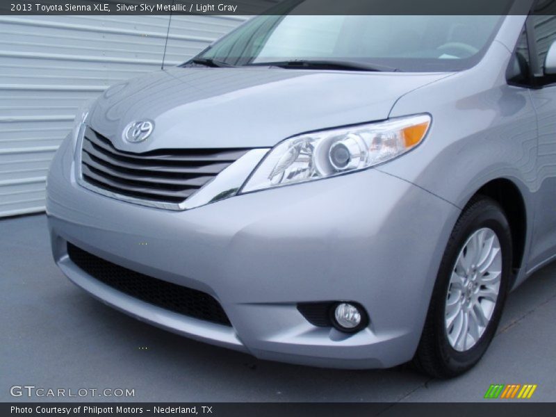 Silver Sky Metallic / Light Gray 2013 Toyota Sienna XLE