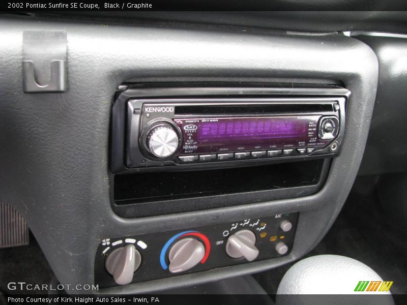 Black / Graphite 2002 Pontiac Sunfire SE Coupe
