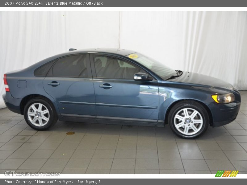 Barents Blue Metallic / Off-Black 2007 Volvo S40 2.4i