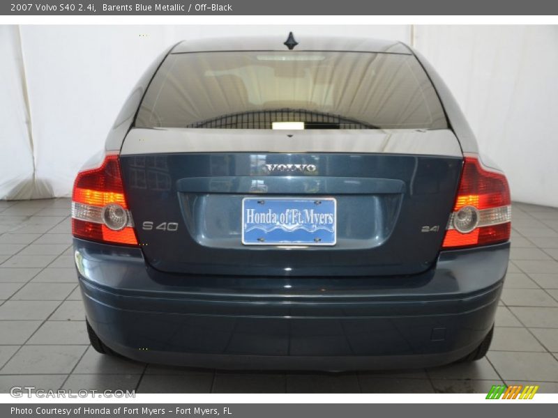 Barents Blue Metallic / Off-Black 2007 Volvo S40 2.4i