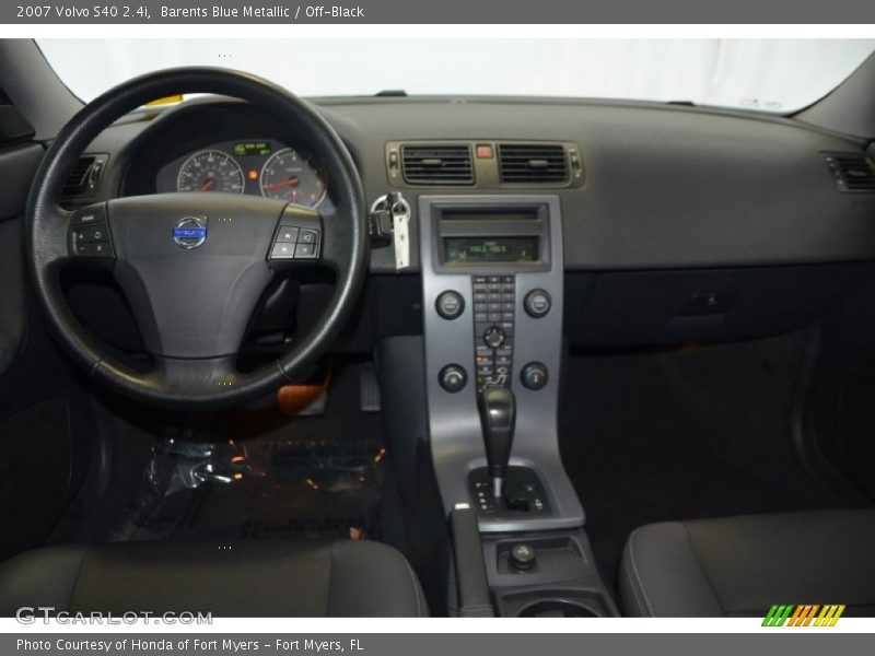 Barents Blue Metallic / Off-Black 2007 Volvo S40 2.4i