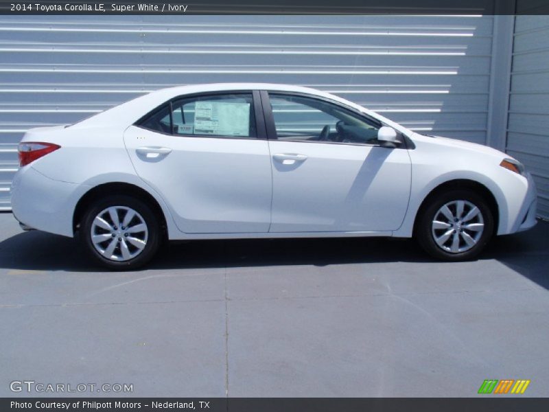 Super White / Ivory 2014 Toyota Corolla LE