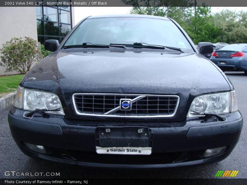 Midnight Black Metallic / Off Black 2001 Volvo S40 1.9T