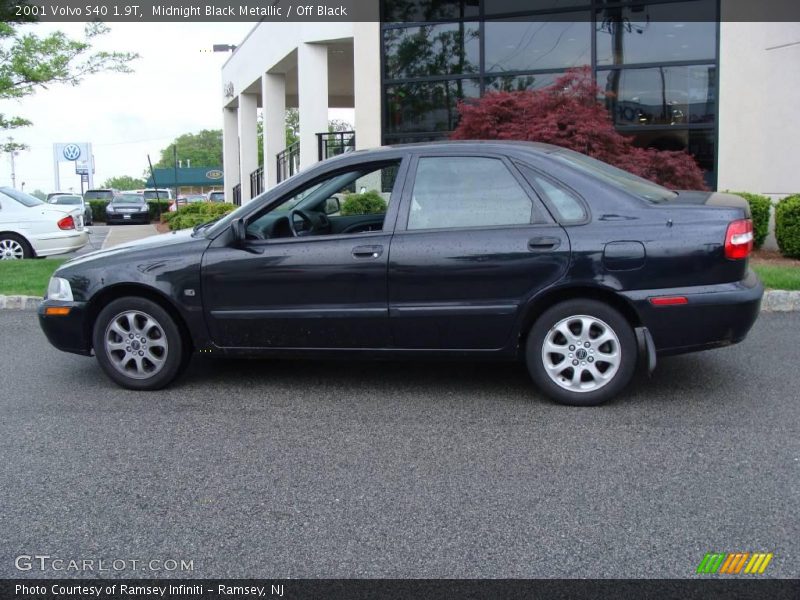 Midnight Black Metallic / Off Black 2001 Volvo S40 1.9T