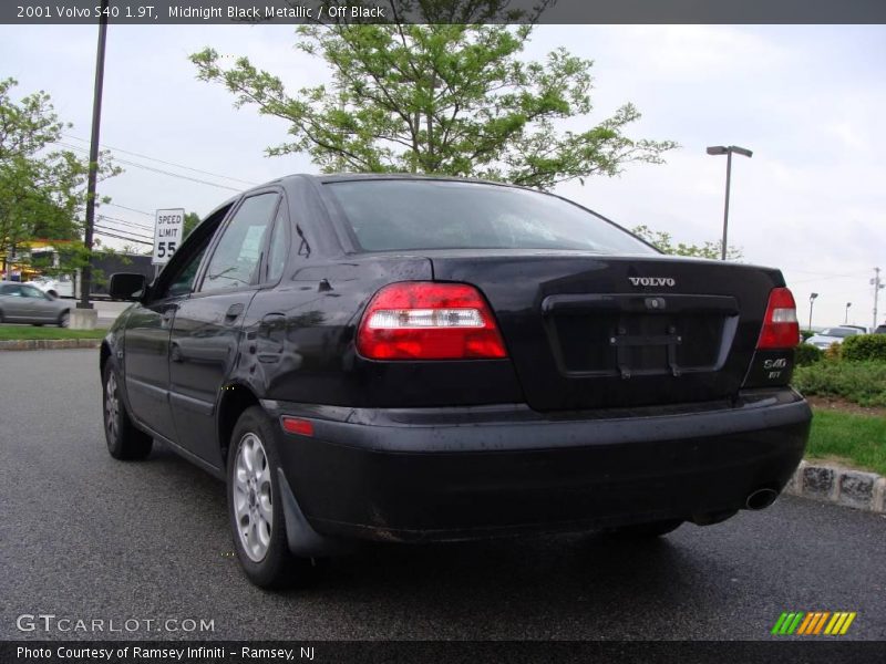 Midnight Black Metallic / Off Black 2001 Volvo S40 1.9T