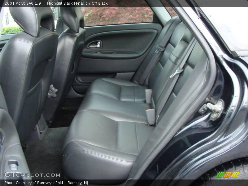 Midnight Black Metallic / Off Black 2001 Volvo S40 1.9T