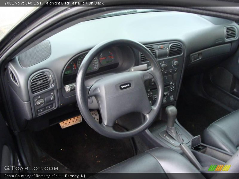 Midnight Black Metallic / Off Black 2001 Volvo S40 1.9T