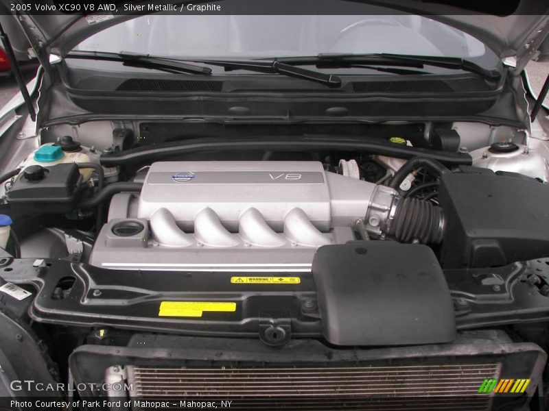 Silver Metallic / Graphite 2005 Volvo XC90 V8 AWD