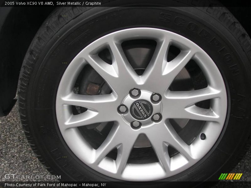 Silver Metallic / Graphite 2005 Volvo XC90 V8 AWD