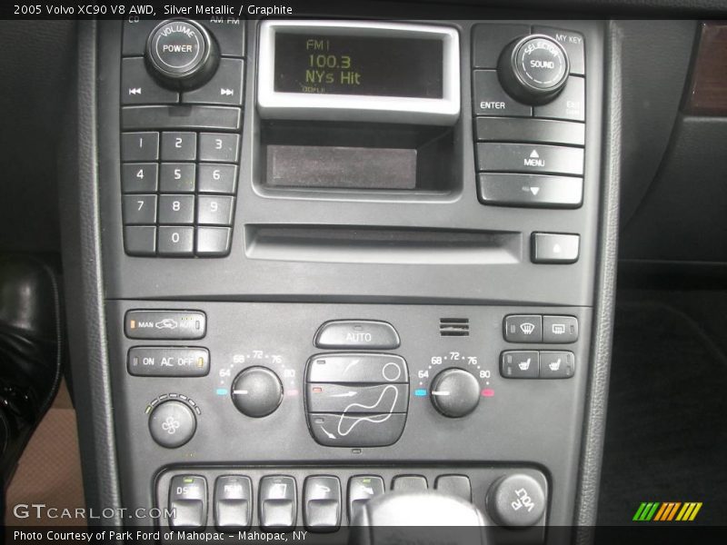 Silver Metallic / Graphite 2005 Volvo XC90 V8 AWD