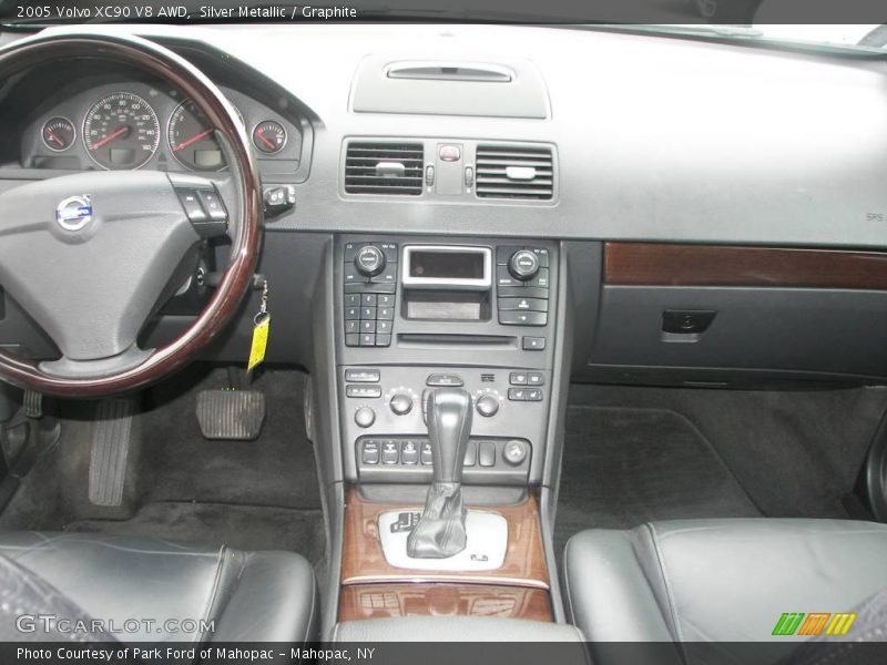 Silver Metallic / Graphite 2005 Volvo XC90 V8 AWD