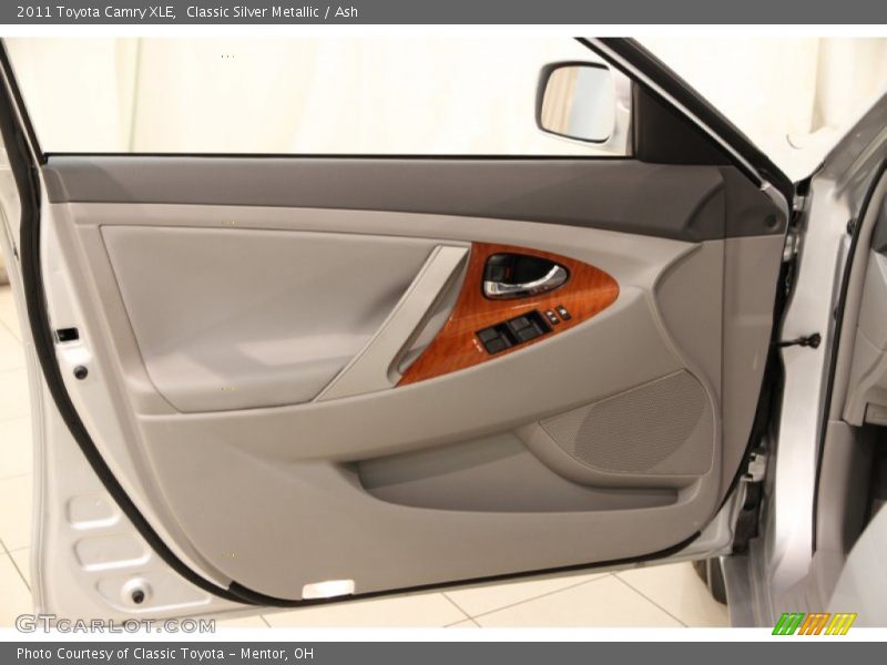 Classic Silver Metallic / Ash 2011 Toyota Camry XLE