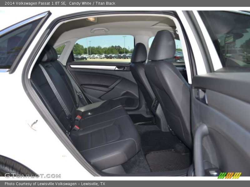 Candy White / Titan Black 2014 Volkswagen Passat 1.8T SE