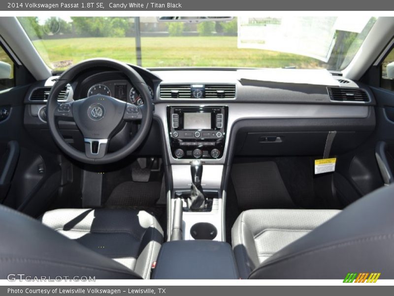 Candy White / Titan Black 2014 Volkswagen Passat 1.8T SE