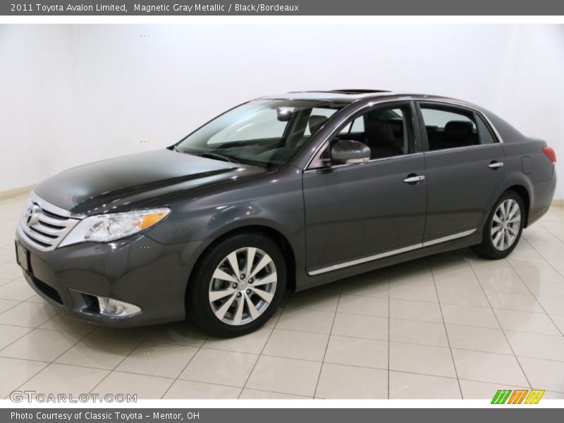 Magnetic Gray Metallic / Black/Bordeaux 2011 Toyota Avalon Limited