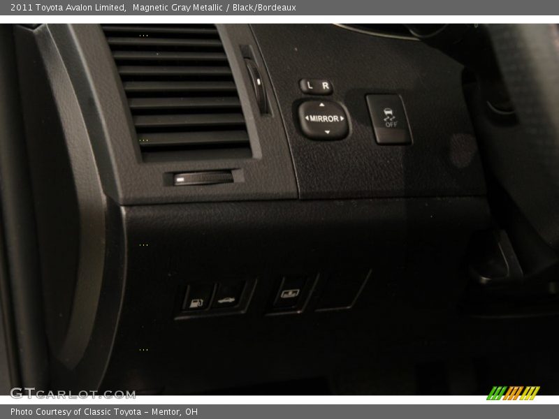 Magnetic Gray Metallic / Black/Bordeaux 2011 Toyota Avalon Limited